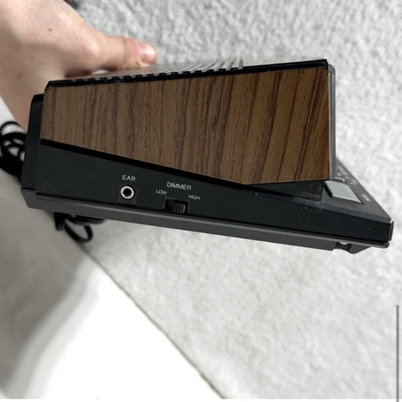 Vintage Realistic Chronomatic 259 Digital AM/FM Alarm Clock Radio - Picture 7 of 14